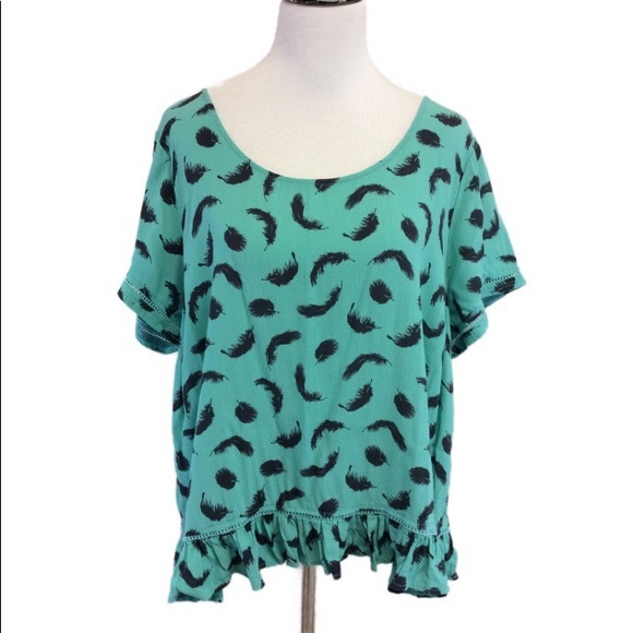 torrid Tops - 🔥Torrid feather print ruffle blouse🔥